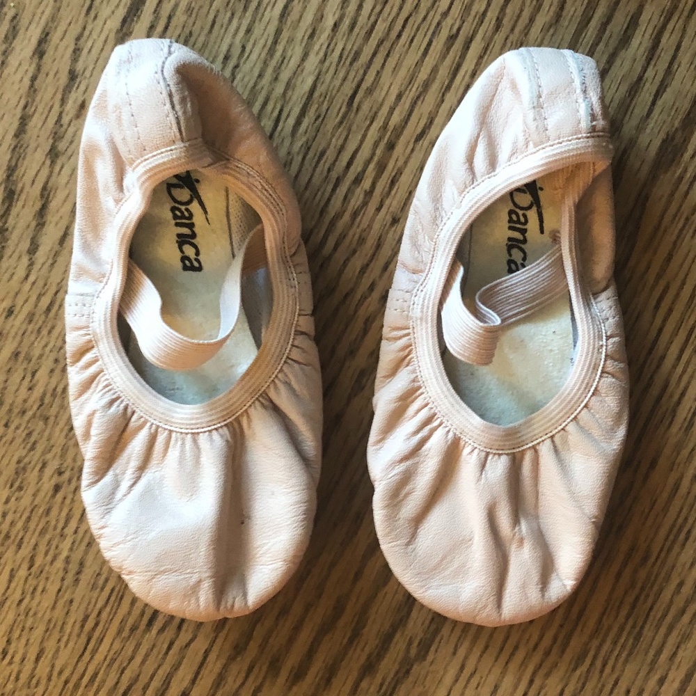 BALLET SLIPPERS